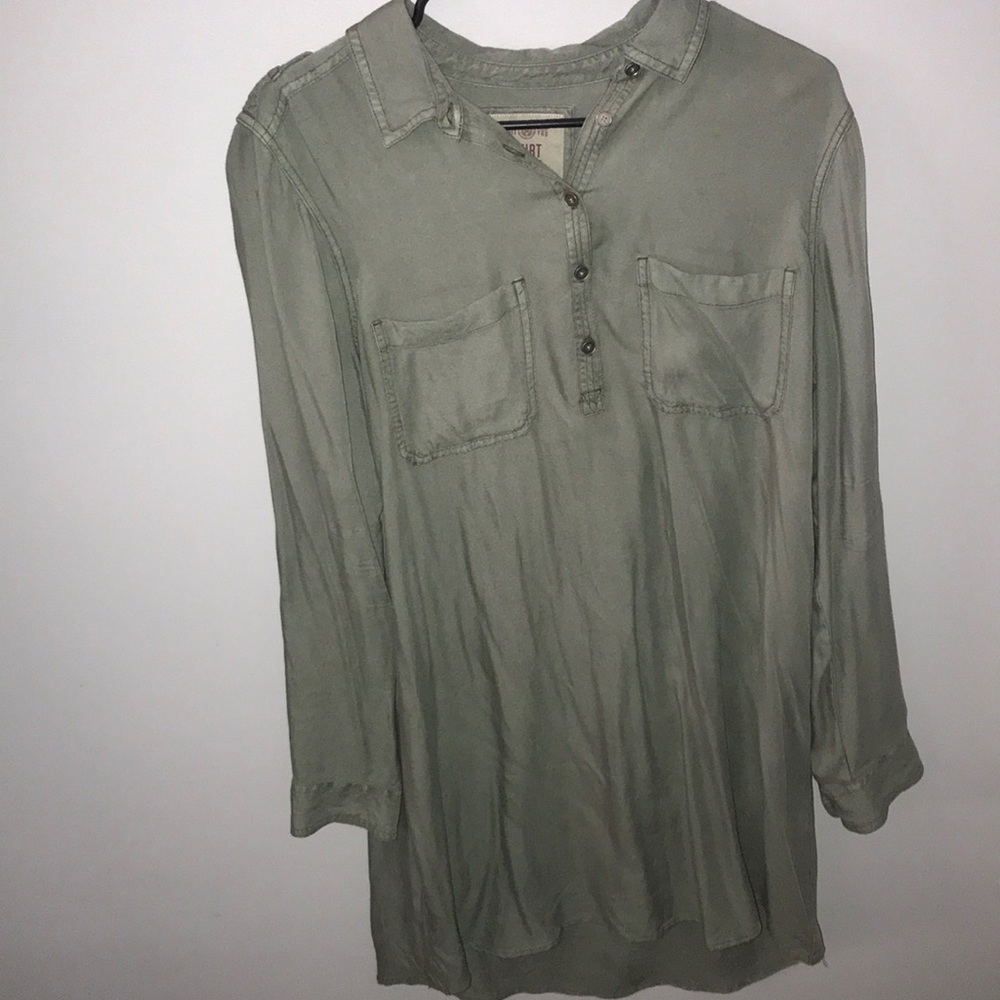 Green long sleeve dress.